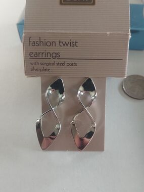 Vintage Avon Silver Twist Drop Earrings